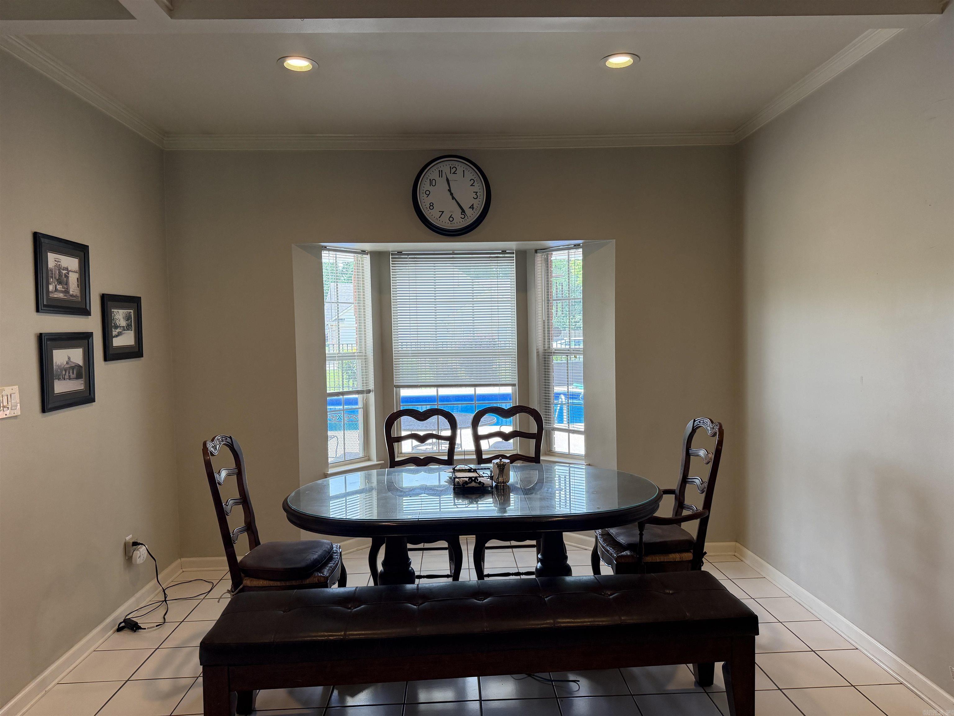 COUNTRY ESTATES - Residential