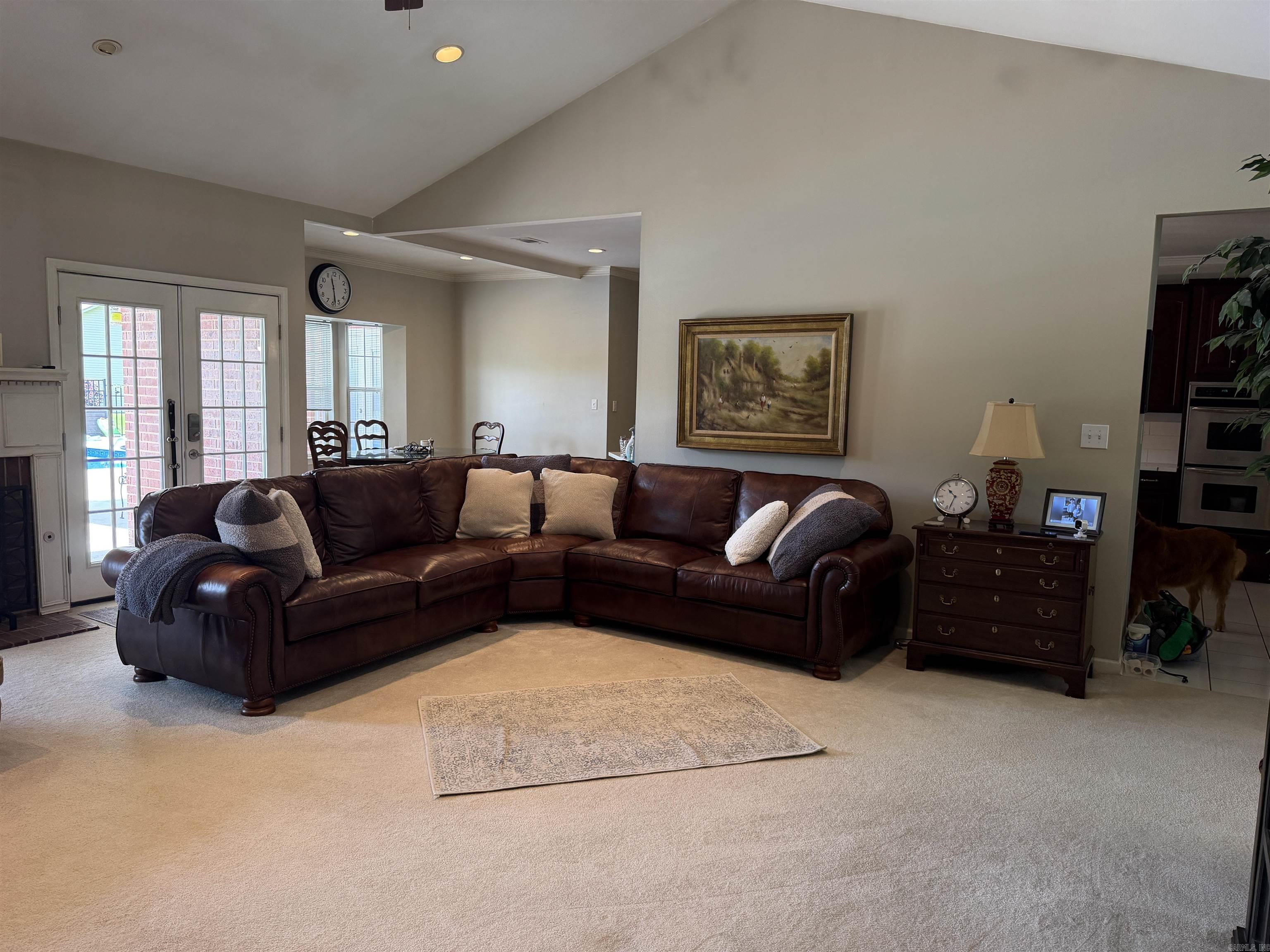 COUNTRY ESTATES - Residential
