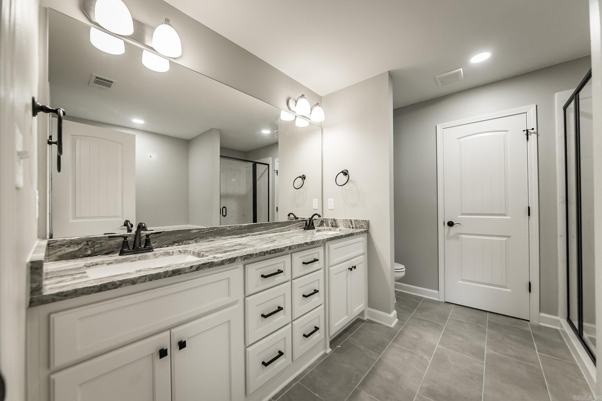 JAXON TERRACE - Residential