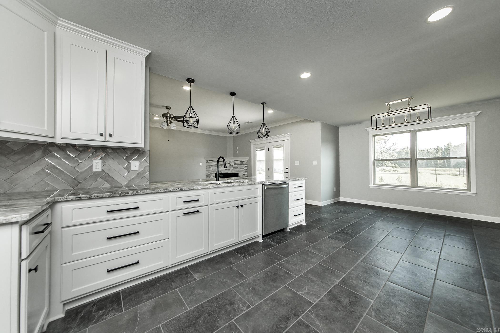 JAXON TERRACE - Residential