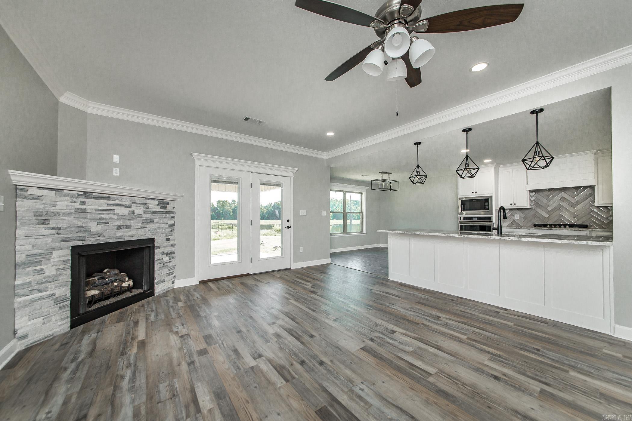 JAXON TERRACE - Residential