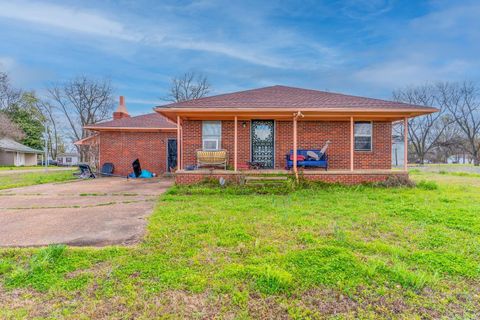 Photo of 430 S Front St Street, Gilmore, AR 72339 (MLS # 26006665)
