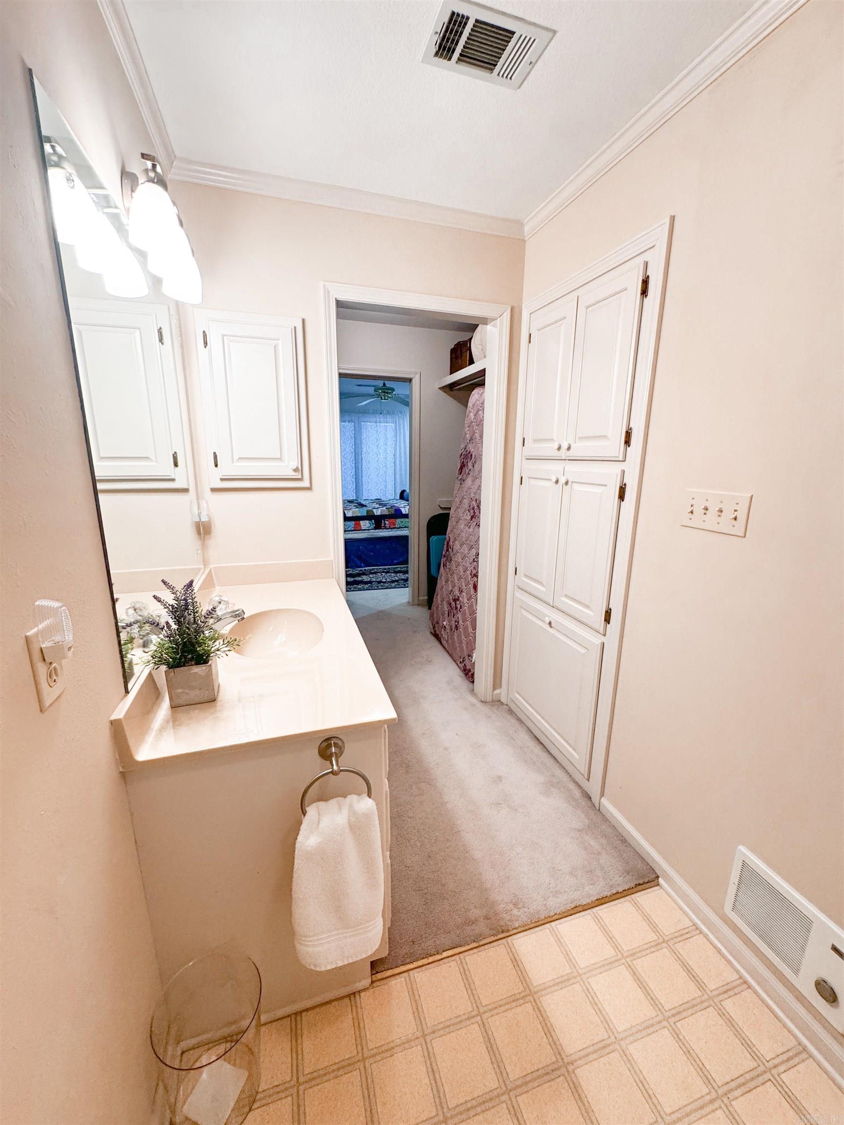 River Oaks Estates - Residential