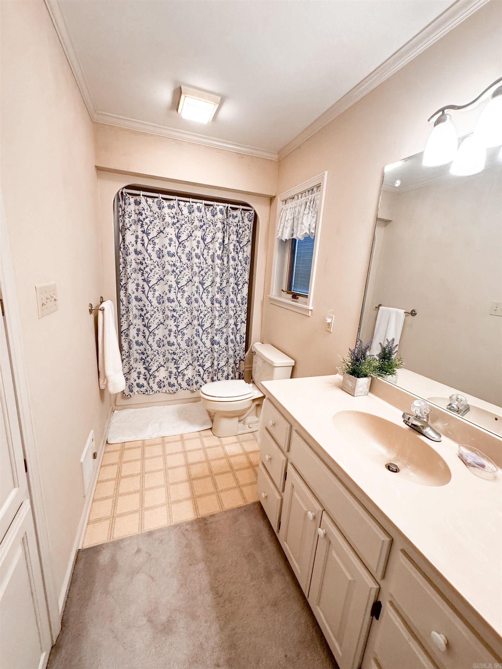 River Oaks Estates - Residential