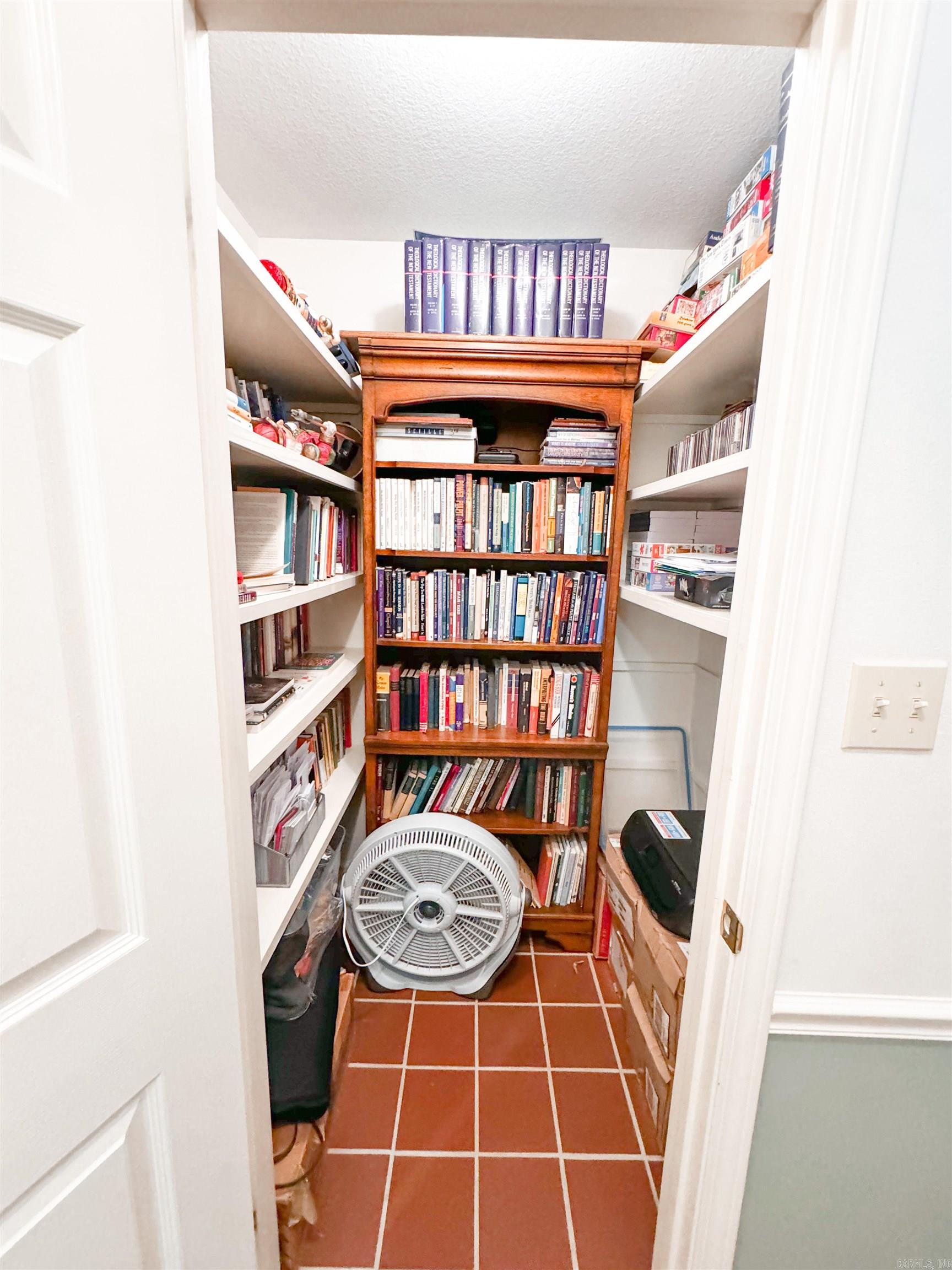 River Oaks Estates - Residential