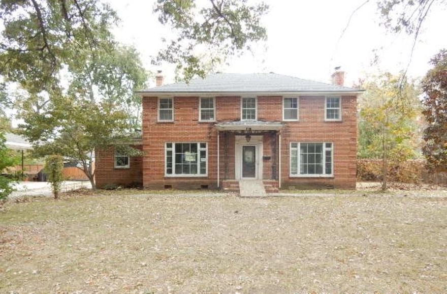 Auction Dates: 1/8/2024 - 1/10/2024  Property Detail Page (PDP): https://www.servicelinkauction.com/property-details/1106-hearn-st-blytheville-72315-ar-united-states-trd   Just REDUCED!! 2 Story Home With A lot Of Appeal! This Home Has A Large Living Room, Kitchen/Dining Area, An Addition Room For A Study/Office & A Half Bath. Go Upstairs And There Are 3 Bedrooms-The Primary One Being Quite Large, 2 Baths With One Of Them Being A Primary Bath. Home Sits On A Large Landscaped Lot.  Buyers Must Have A Pre-Approval From This Loan Consultant Prior To Final Acceptance Of The Offer * Loan Officer Name- Joseph Perrone * Loan Officer Phone Number- (719)331-0555 * Loan Officer Email Joseph.Perrone@newrez.com      This property is now under auction terms. All Bids must be submitted during the auction via the property’s listing page at www.servicelinkauction.com. This sale is subject to a 5% or $2,500 minimum buyer’s premium pursuant to the auction Terms & Conditions. All bids will be subject to seller approval (minimums may apply). Commission for Co-op agent paid at escrow is 2.5%. *Commission based off the high bid.