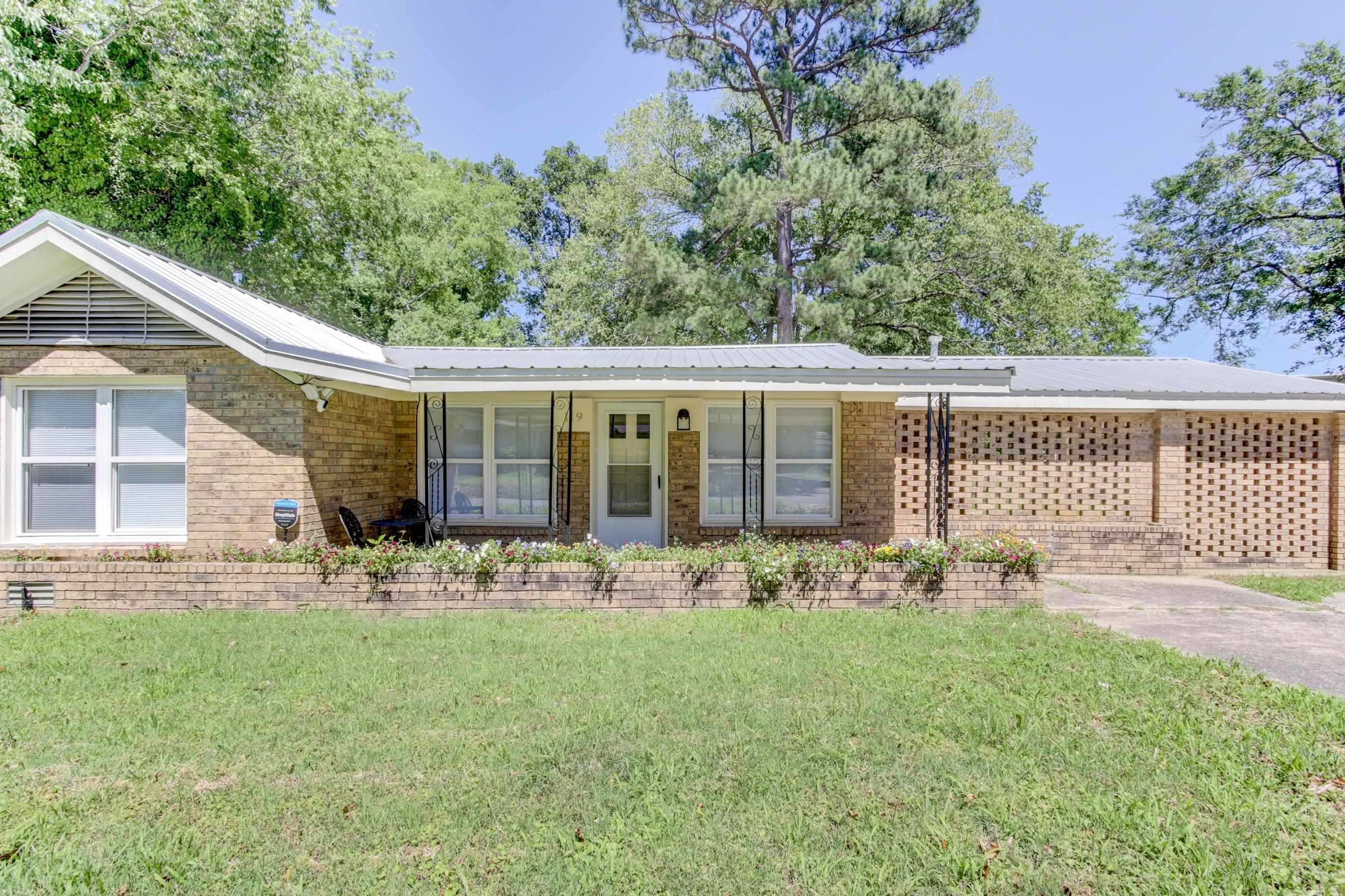 UNPLATTED ACREAGE - Residential