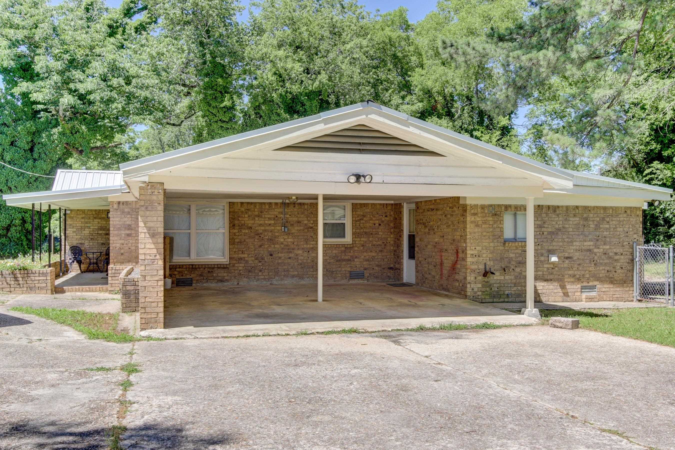 UNPLATTED ACREAGE - Residential