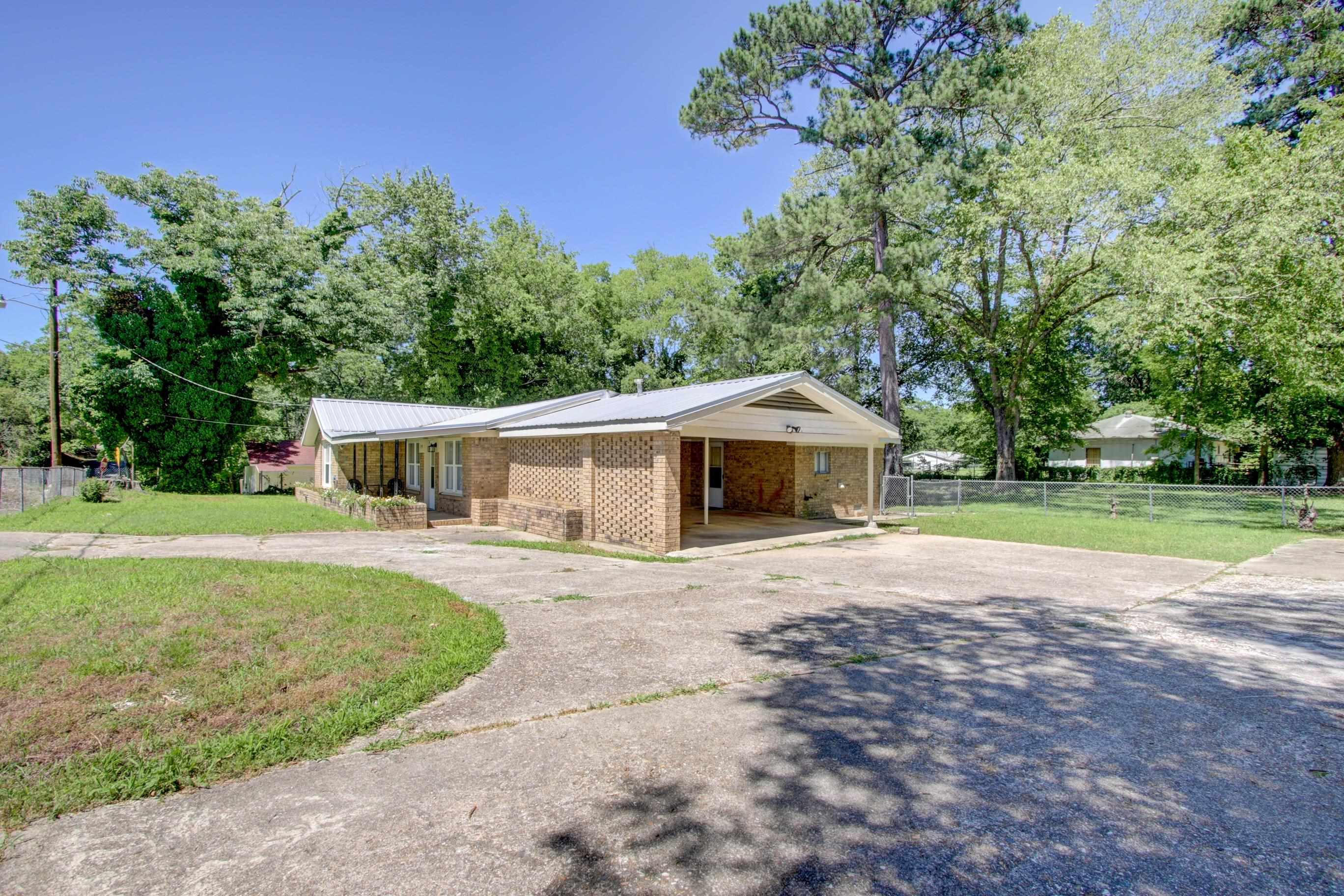 UNPLATTED ACREAGE - Residential