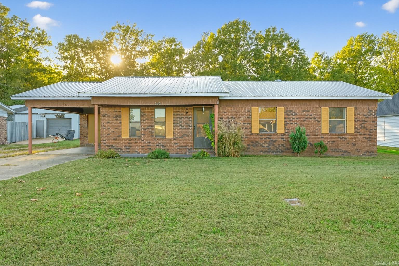 WOODLAND ACRES - Residential