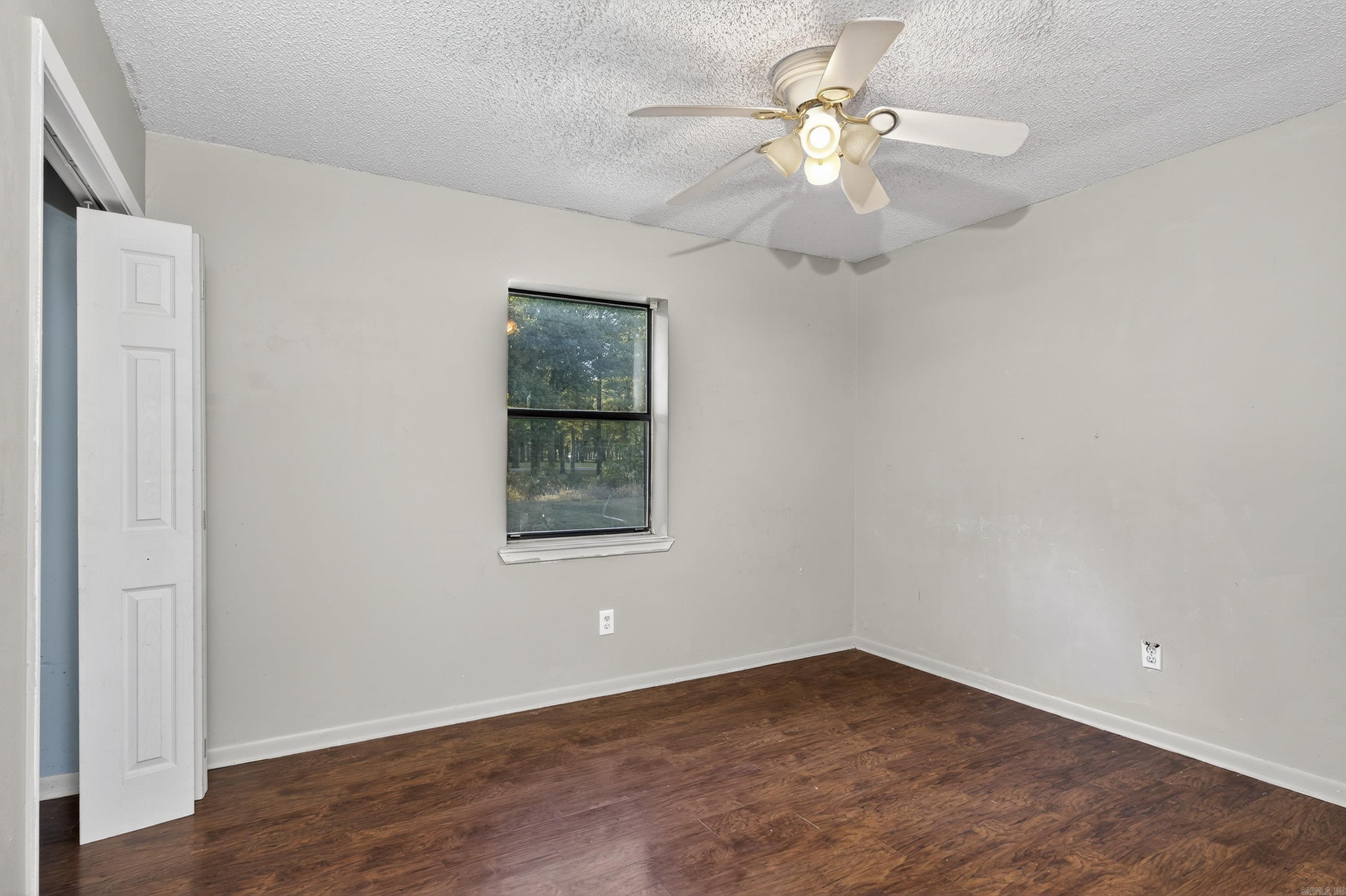 WOODLAND ACRES - Residential