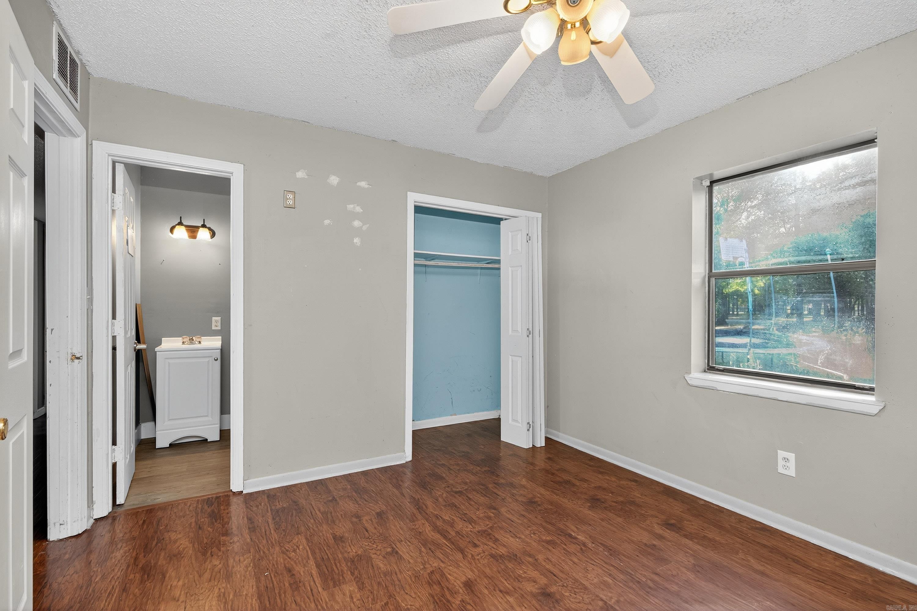 WOODLAND ACRES - Residential