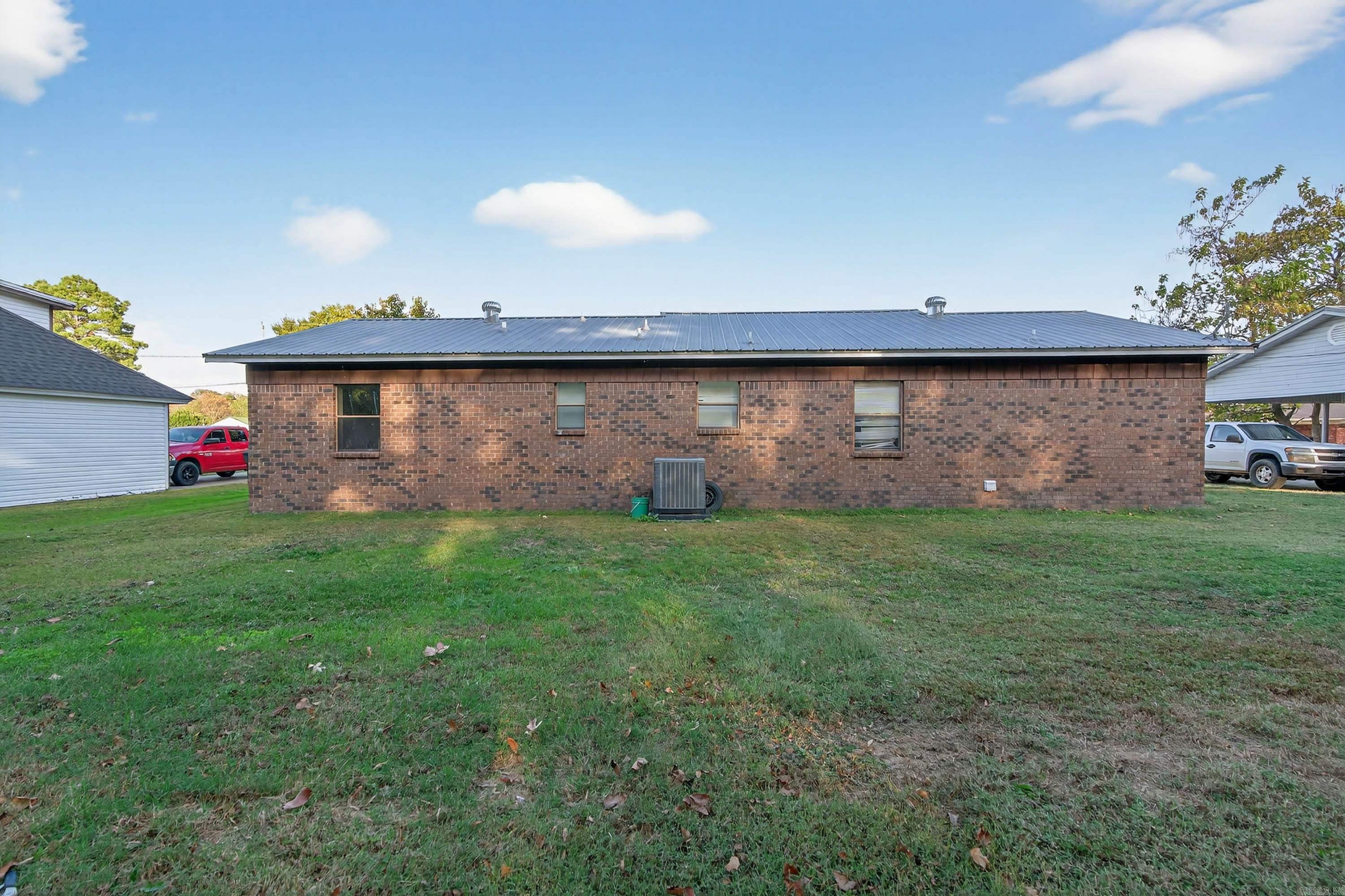 WOODLAND ACRES - Residential