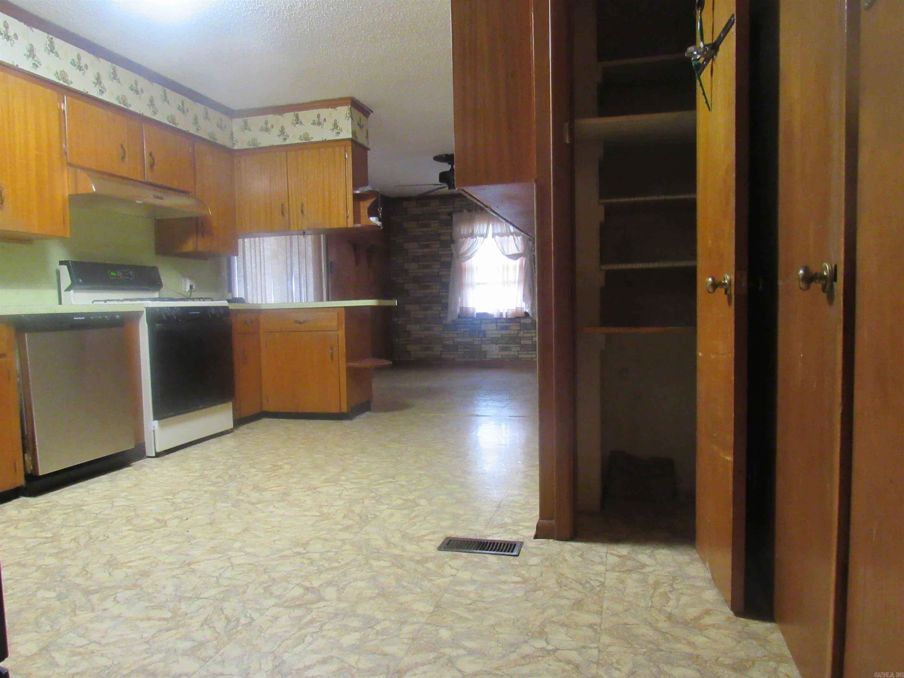 LAKEWOOD - Residential