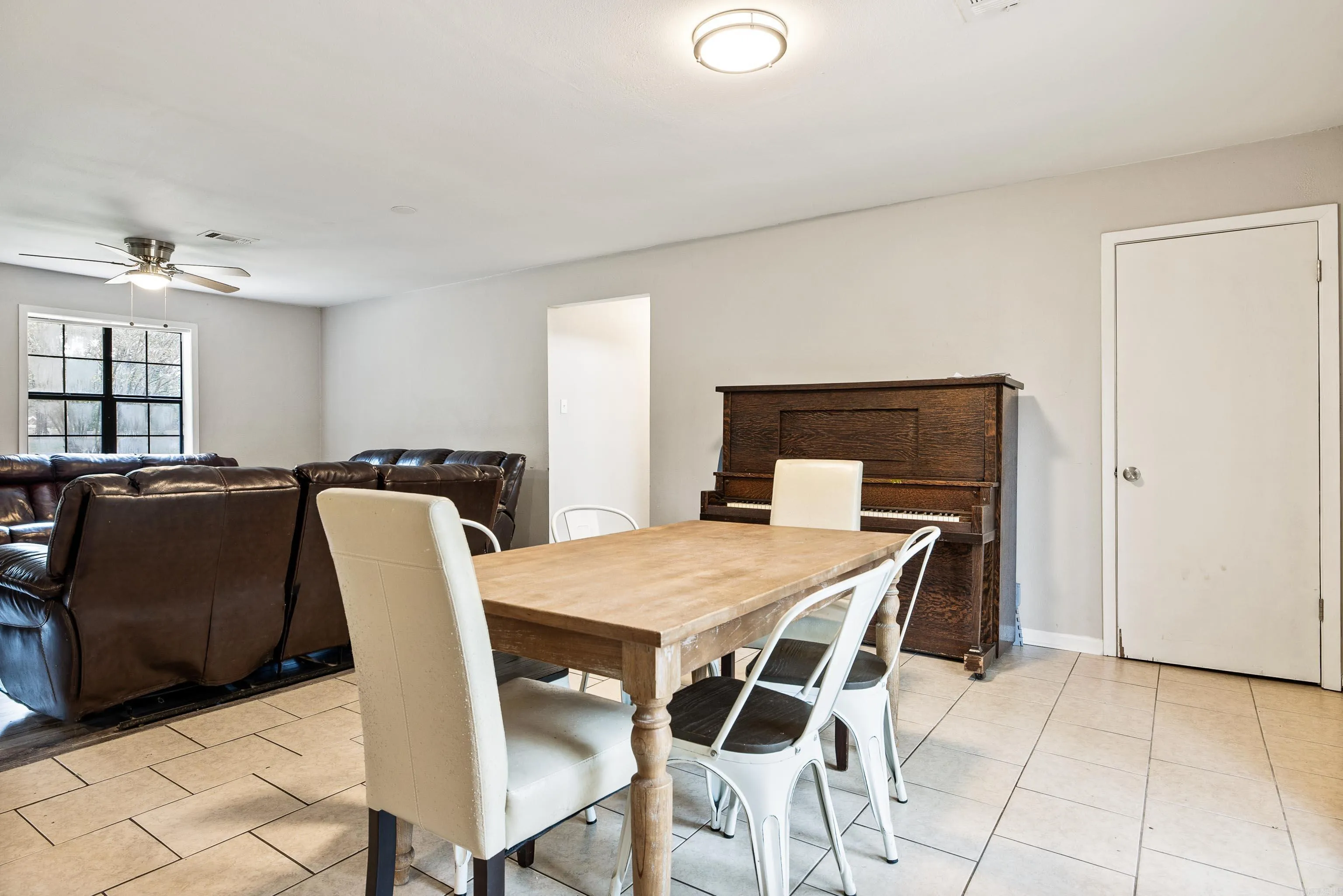 Benton, Arkansas 72019, United States, 3 Bedrooms Bedrooms, ,2 BathroomsBathrooms,Residential,Active,234949