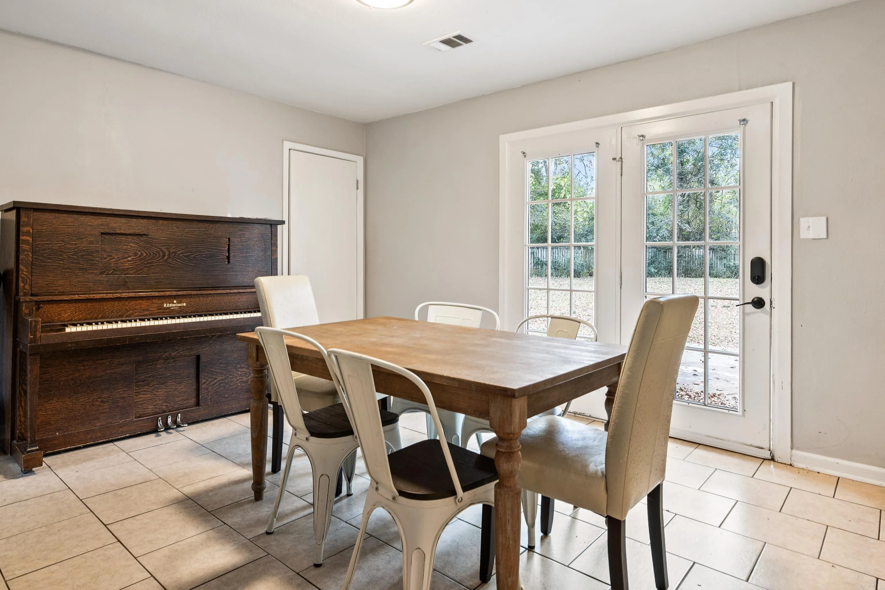 Benton, Arkansas 72019, United States, 3 Bedrooms Bedrooms, ,2 BathroomsBathrooms,Residential,Active,234949