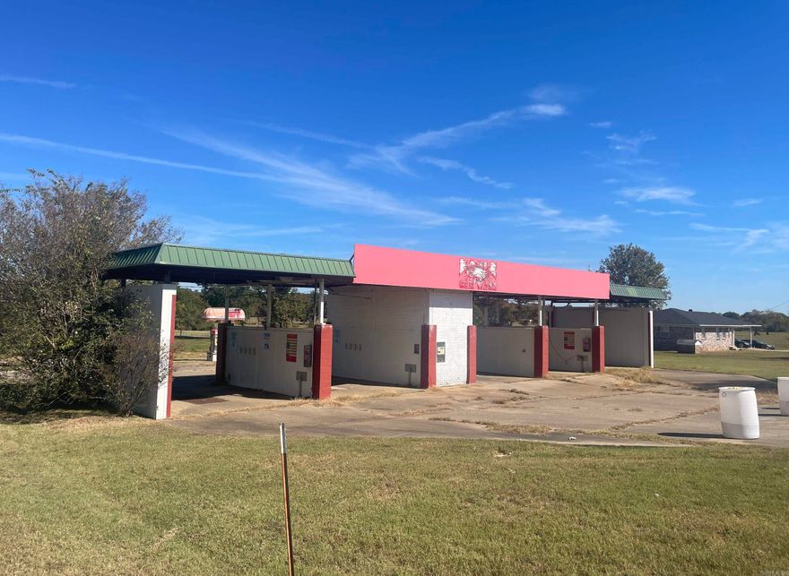 Excellent commercial lot in Vilonia. Contains a former car wash.