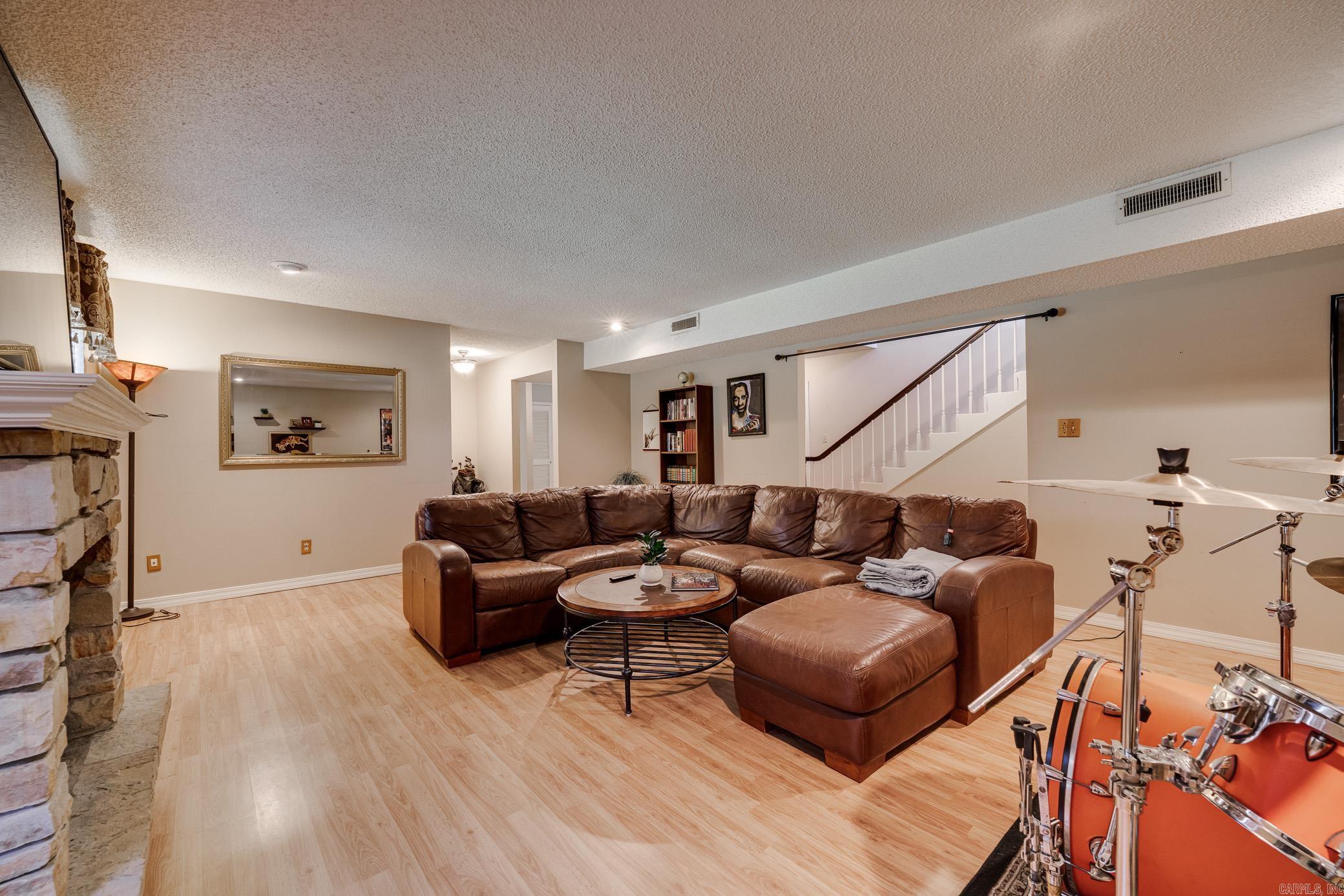 HAPPY VALLEY - Residential