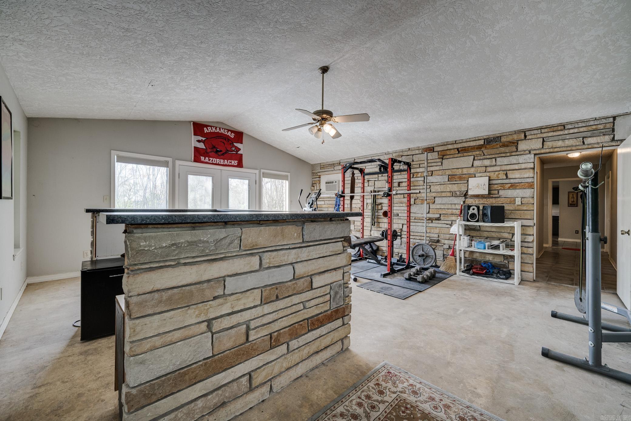 HAPPY VALLEY - Residential