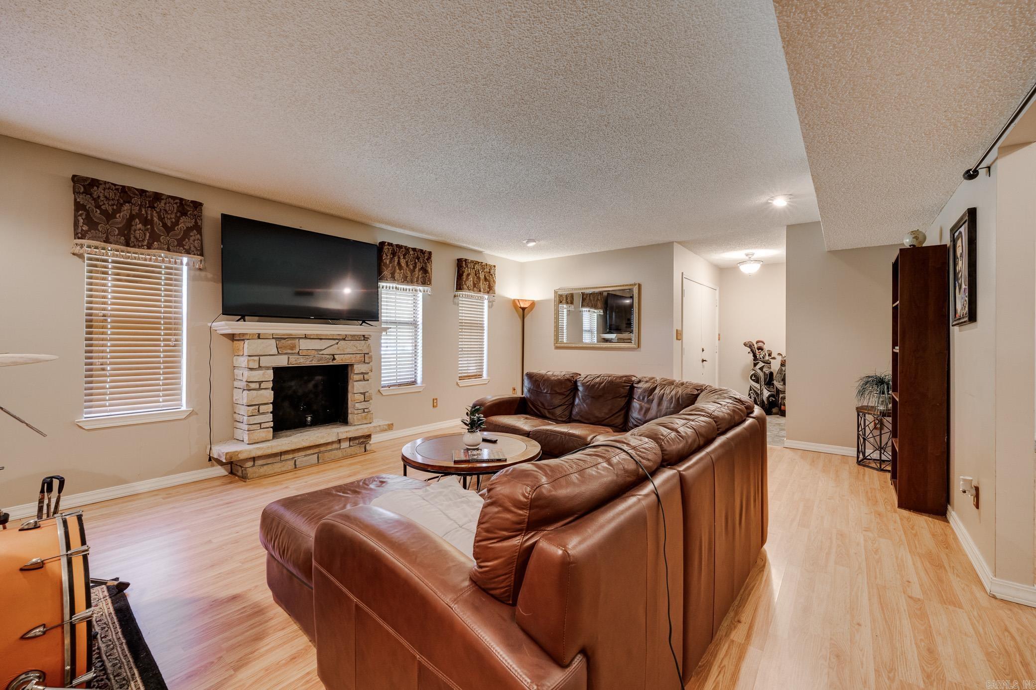 HAPPY VALLEY - Residential