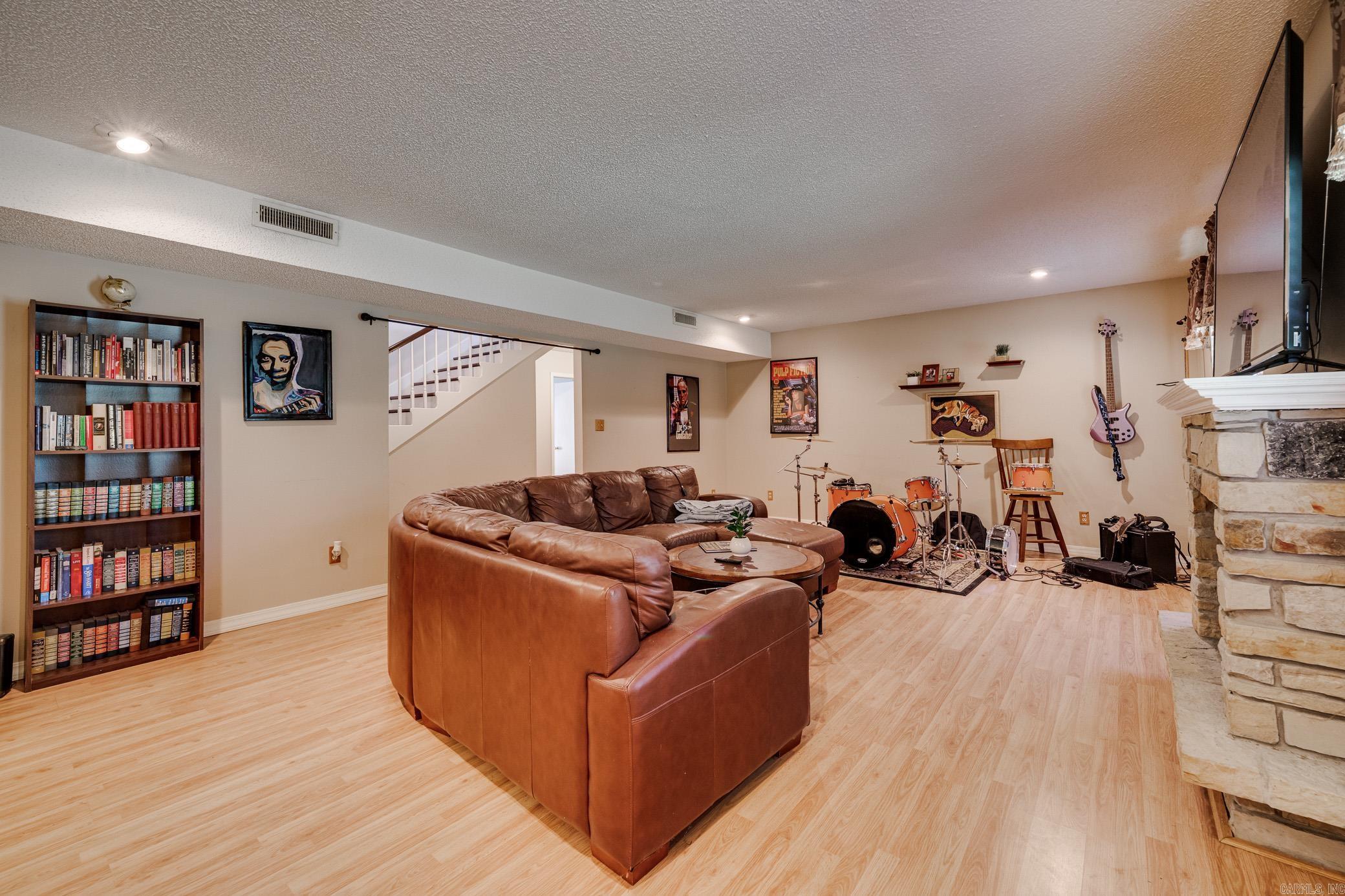 HAPPY VALLEY - Residential