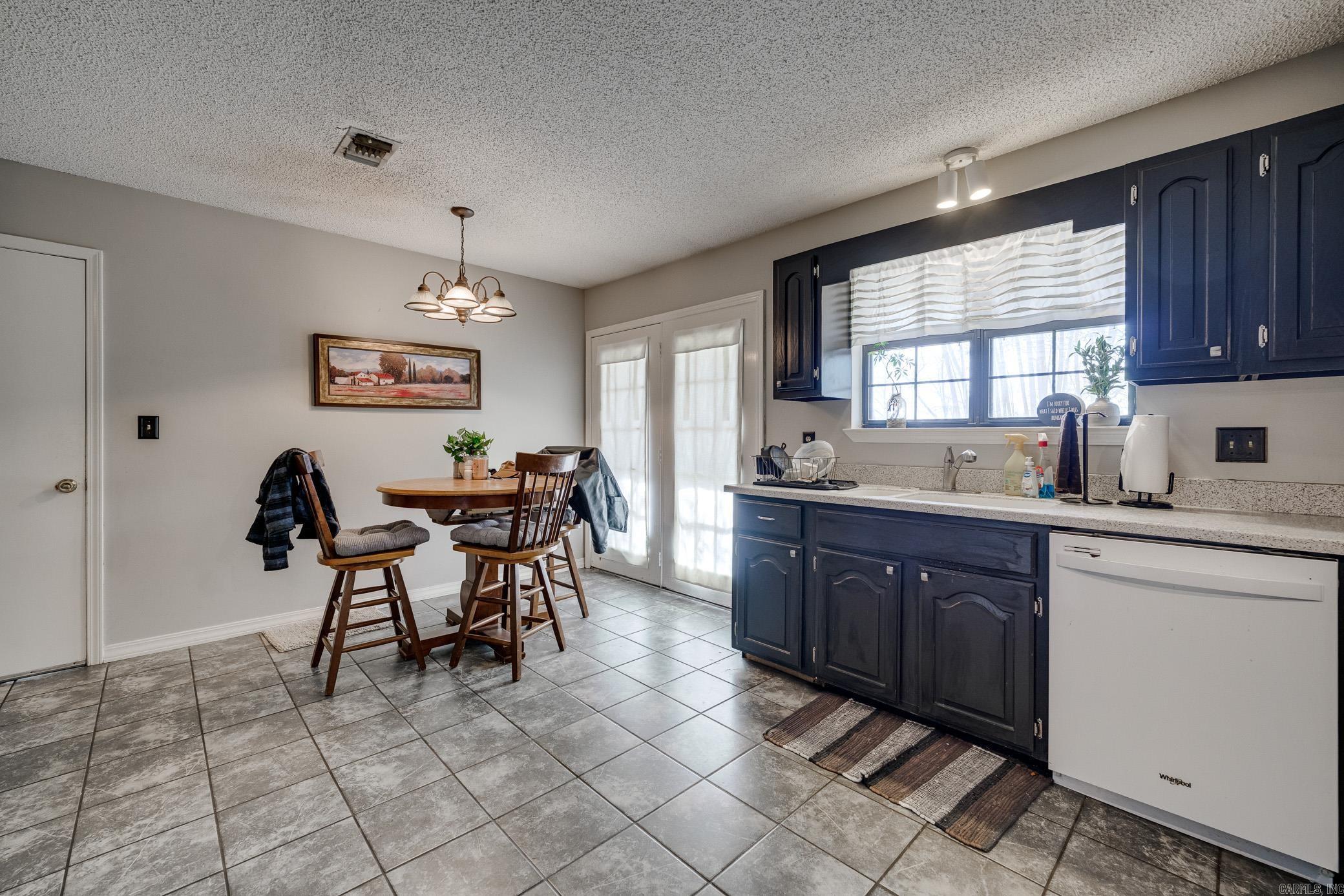 HAPPY VALLEY - Residential