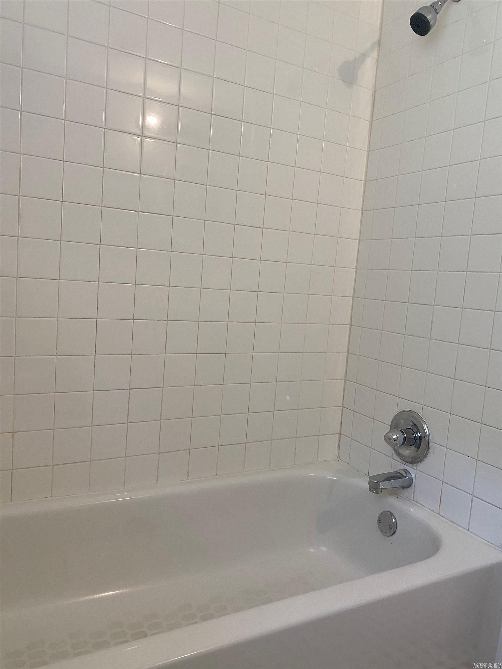 Barrow John 5L - Residential Lease