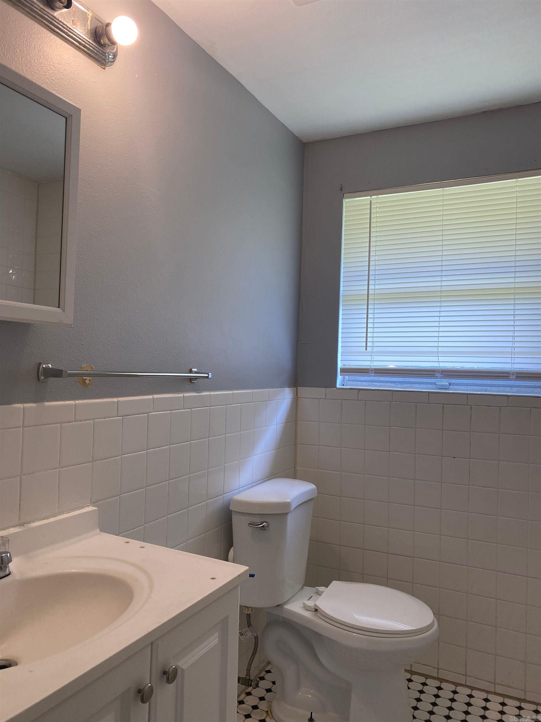Barrow John 5L - Residential Lease