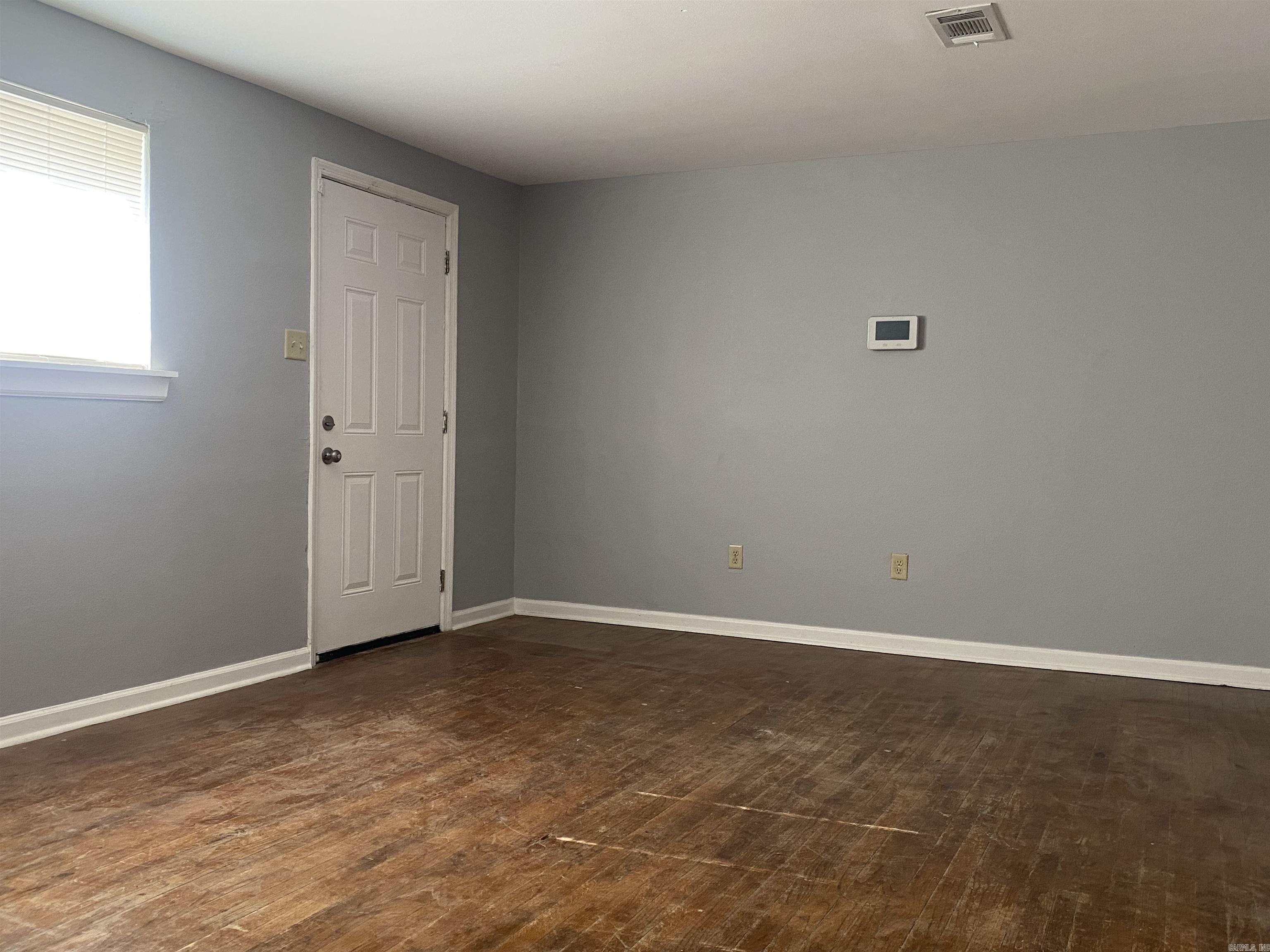 Barrow John 5L - Residential Lease
