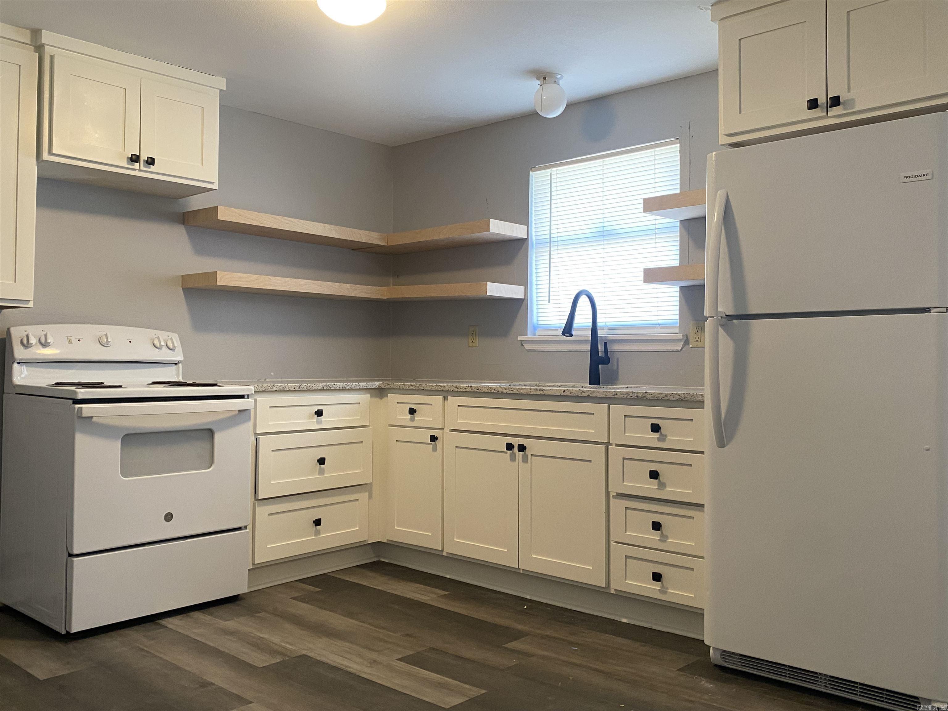 Barrow John 5L - Residential Lease