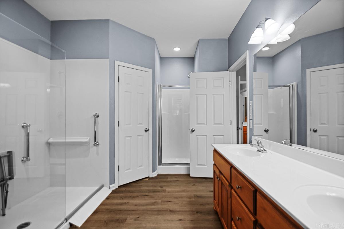 MADISON VILLAGE - Residential