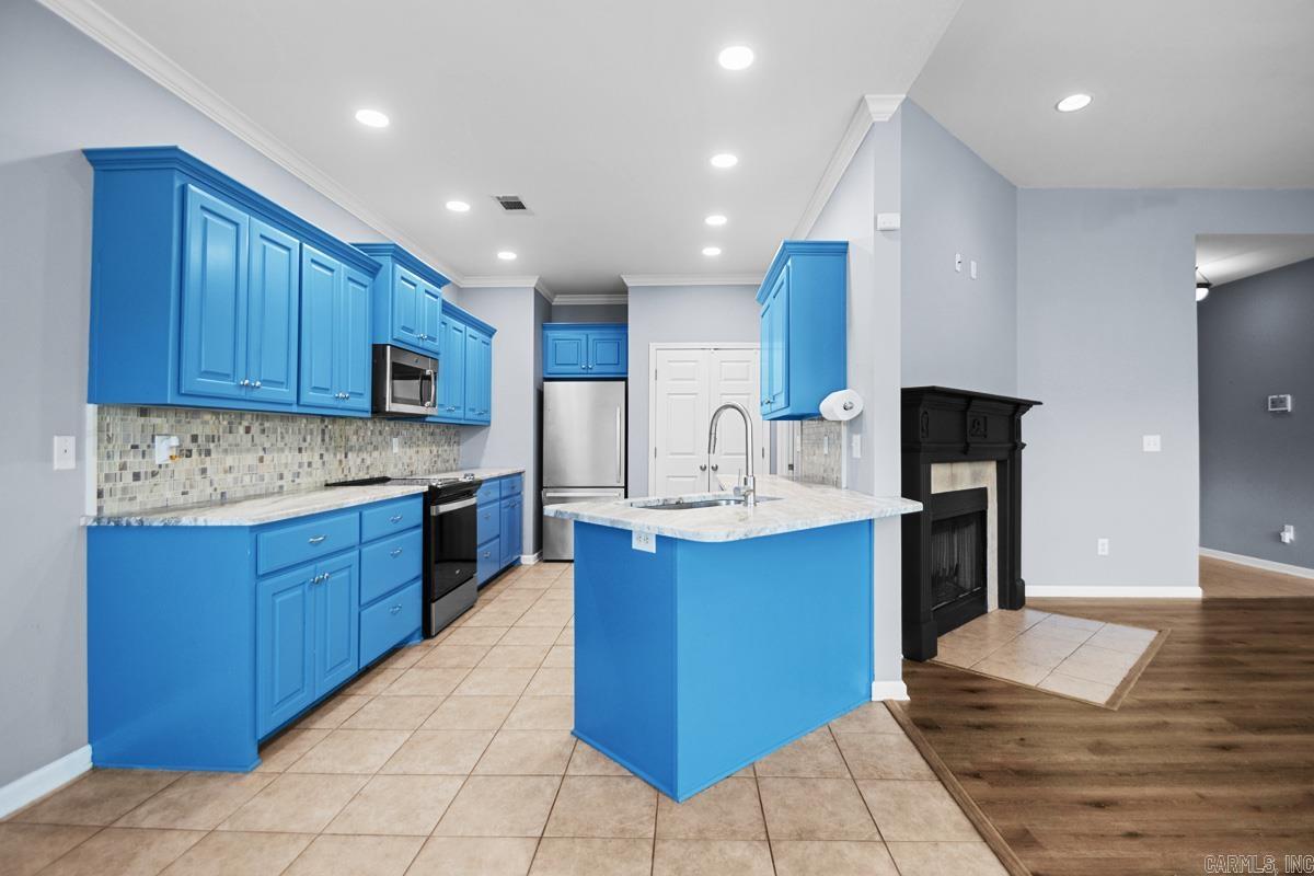 MADISON VILLAGE - Residential