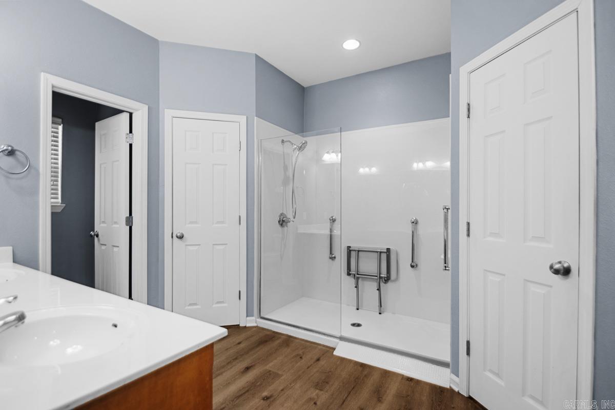 MADISON VILLAGE - Residential