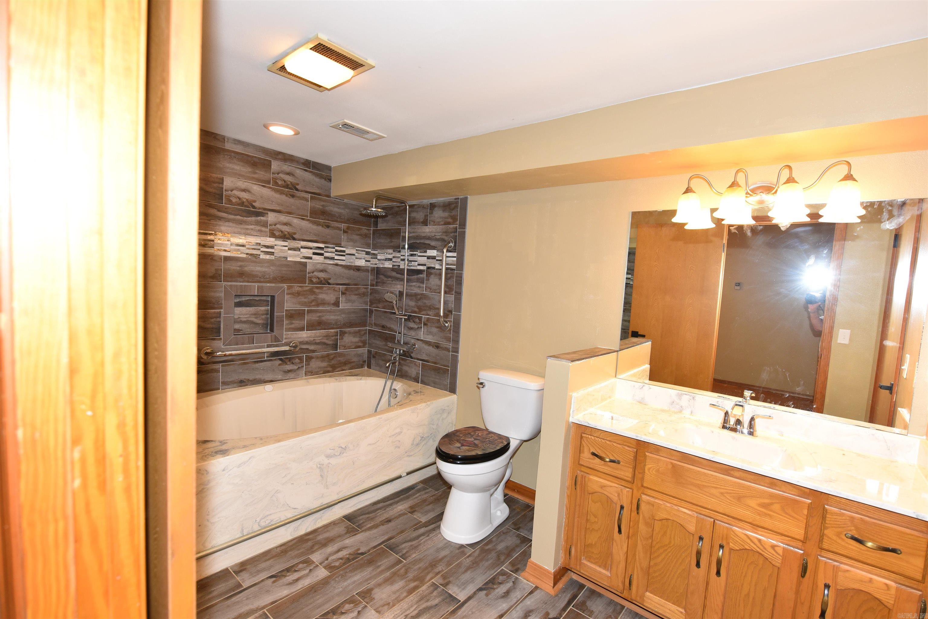 INDIAN HILLS - Residential