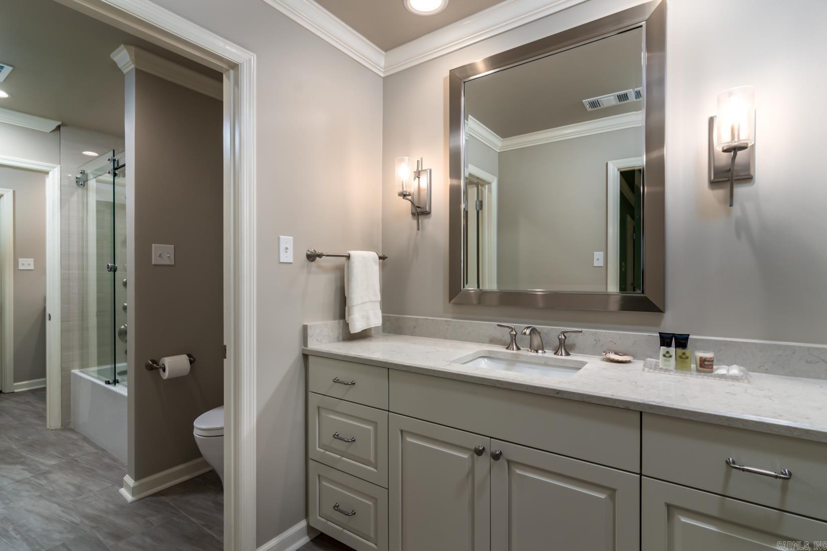 HICKORY CREEK - Residential