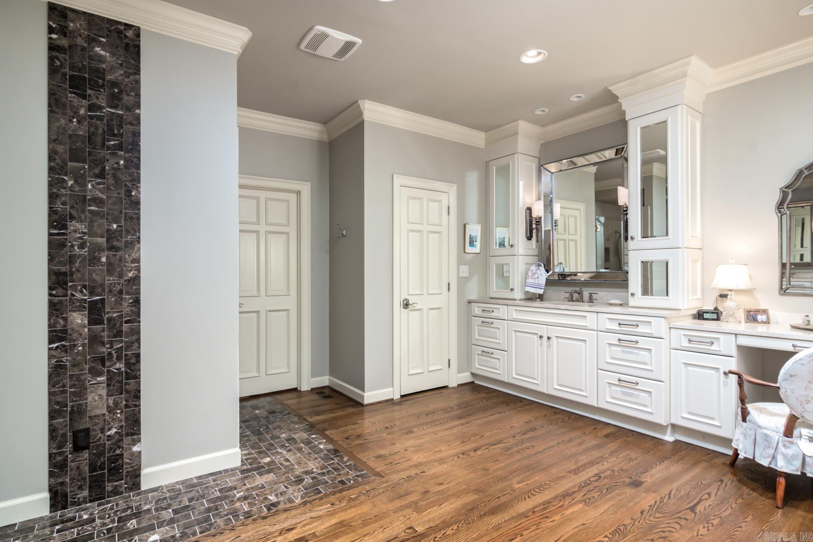 HICKORY CREEK - Residential
