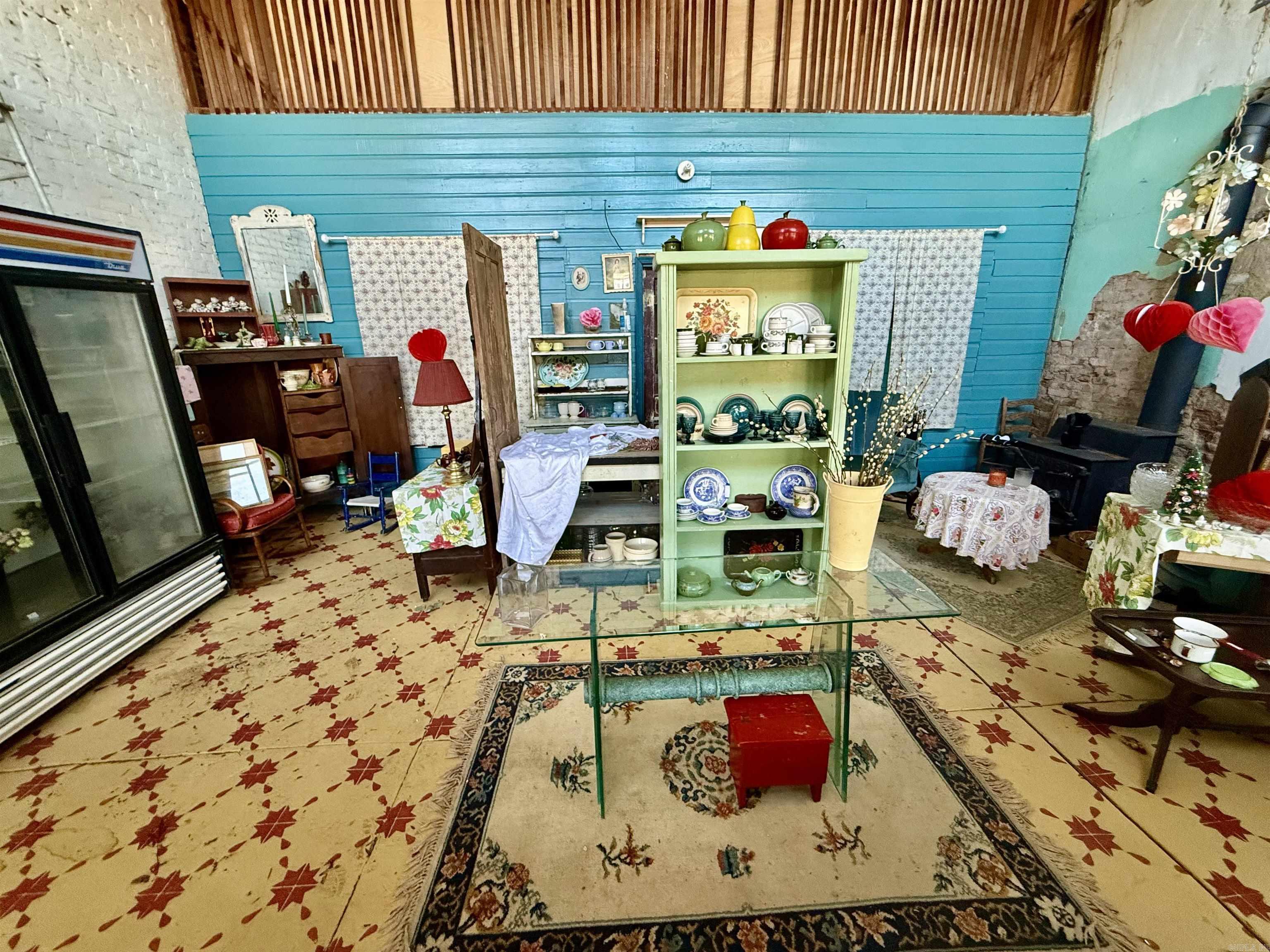 Leslie Original Town - Residential