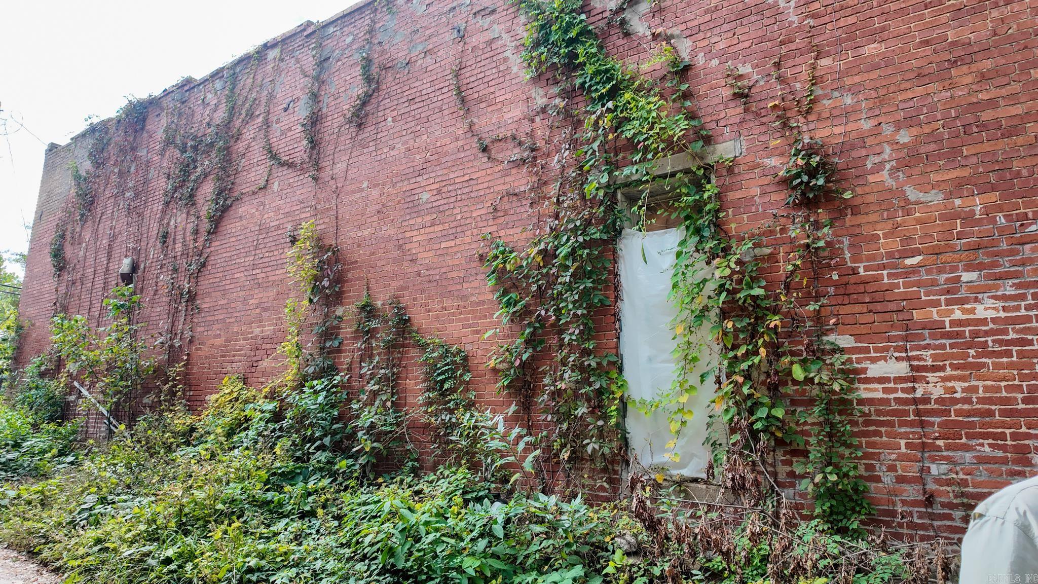 Leslie Original Town - Residential