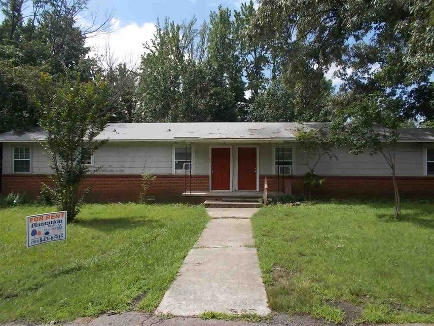 Fresh paint. New carpet. Close to everything in Cabot. Easy access to the interstate.  Move In Special.  Get your 12th month free with a one year lease.   Security Deposit can be paid out over the 1st 3 months.   Month to Month Rates Available as well.