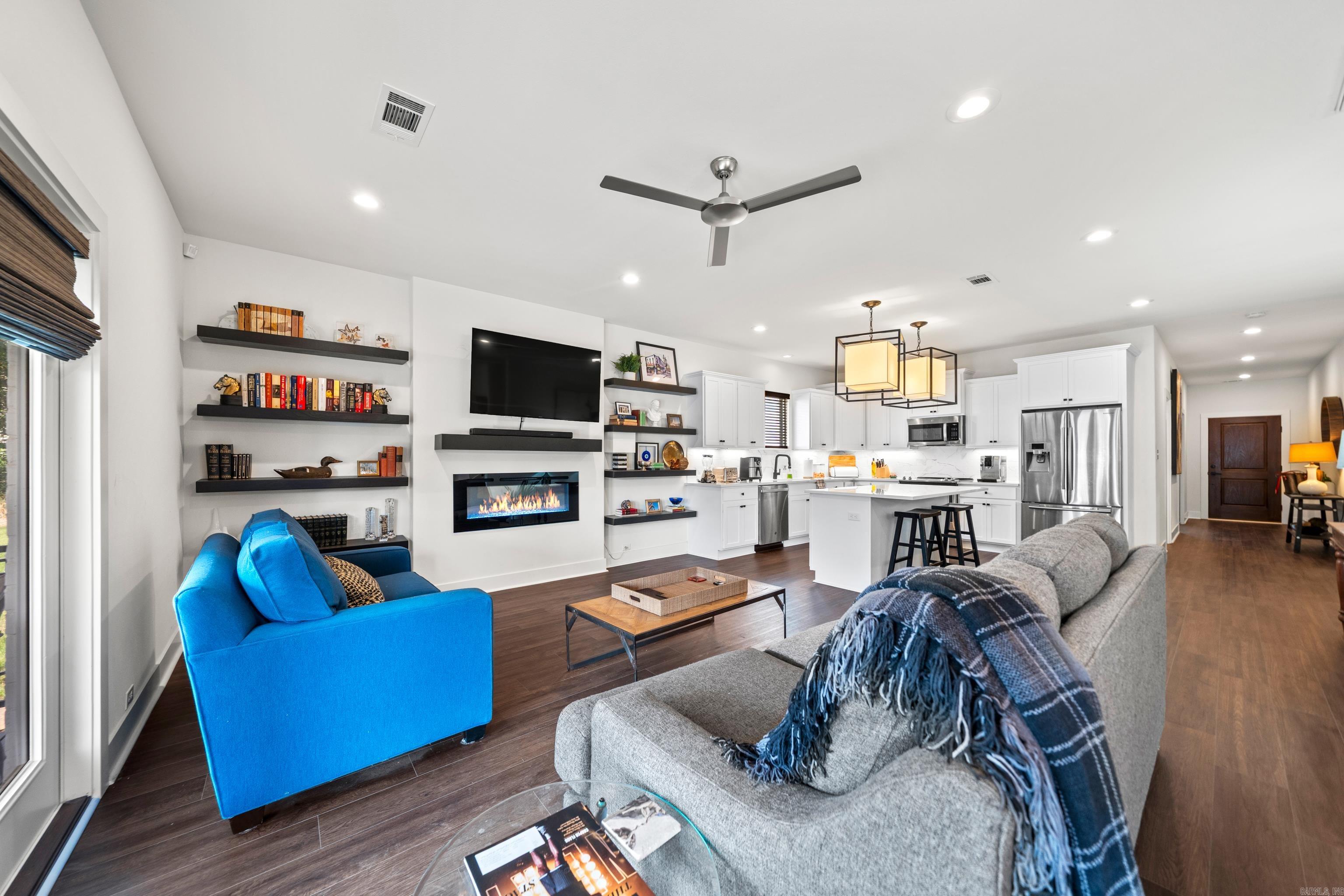 COTTAGES AT BAYSHORE - Residential