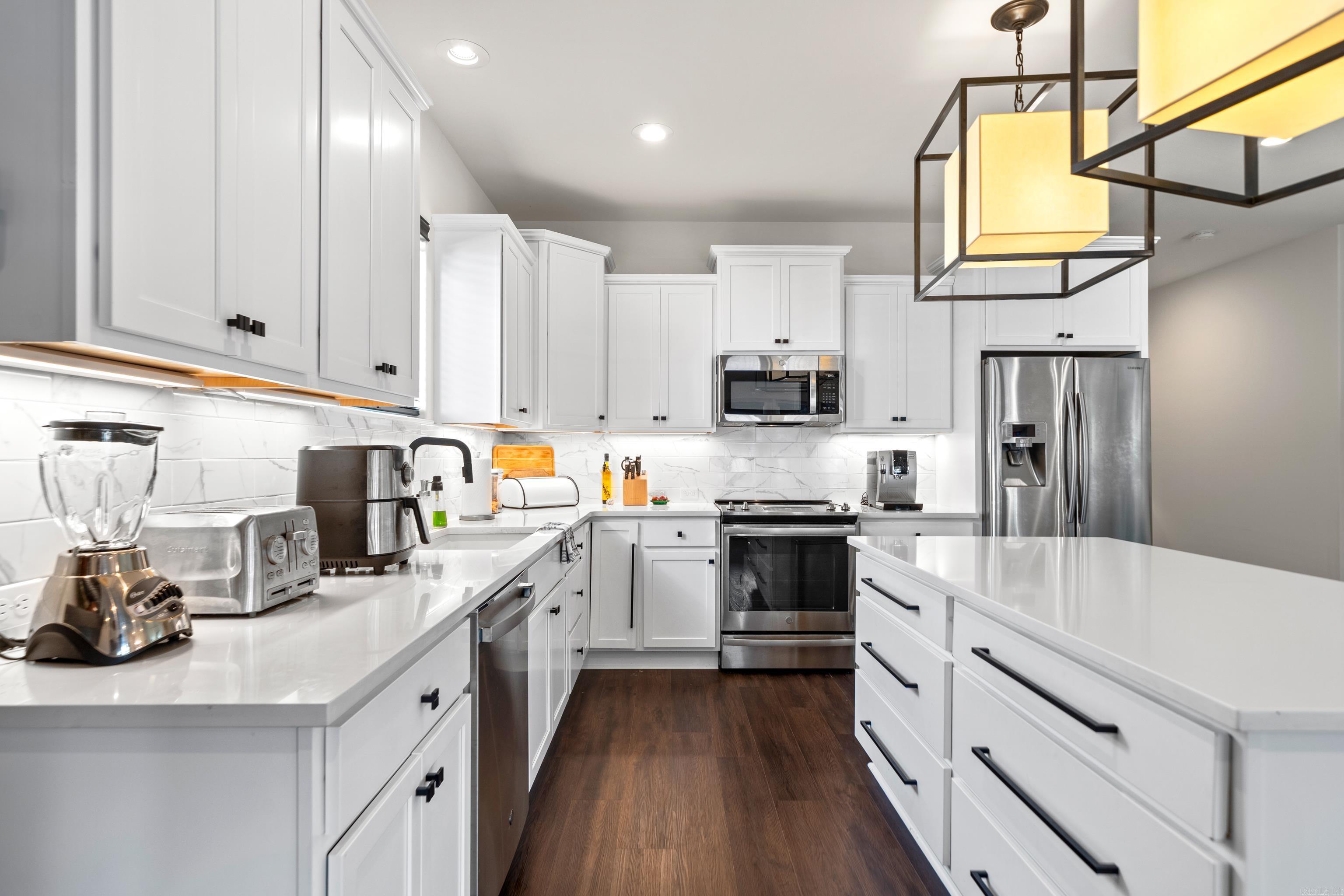 COTTAGES AT BAYSHORE - Residential