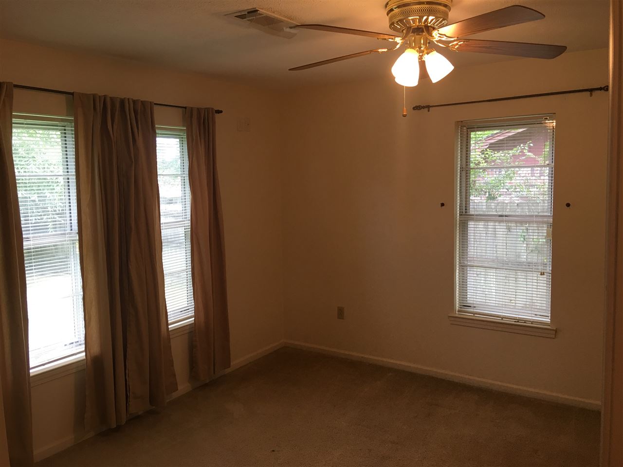 Longview - Residential Lease