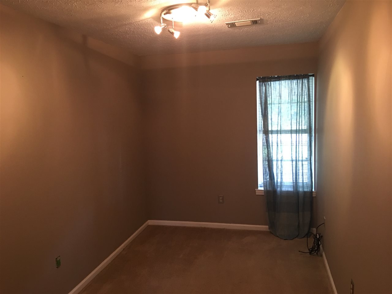 Longview - Residential Lease