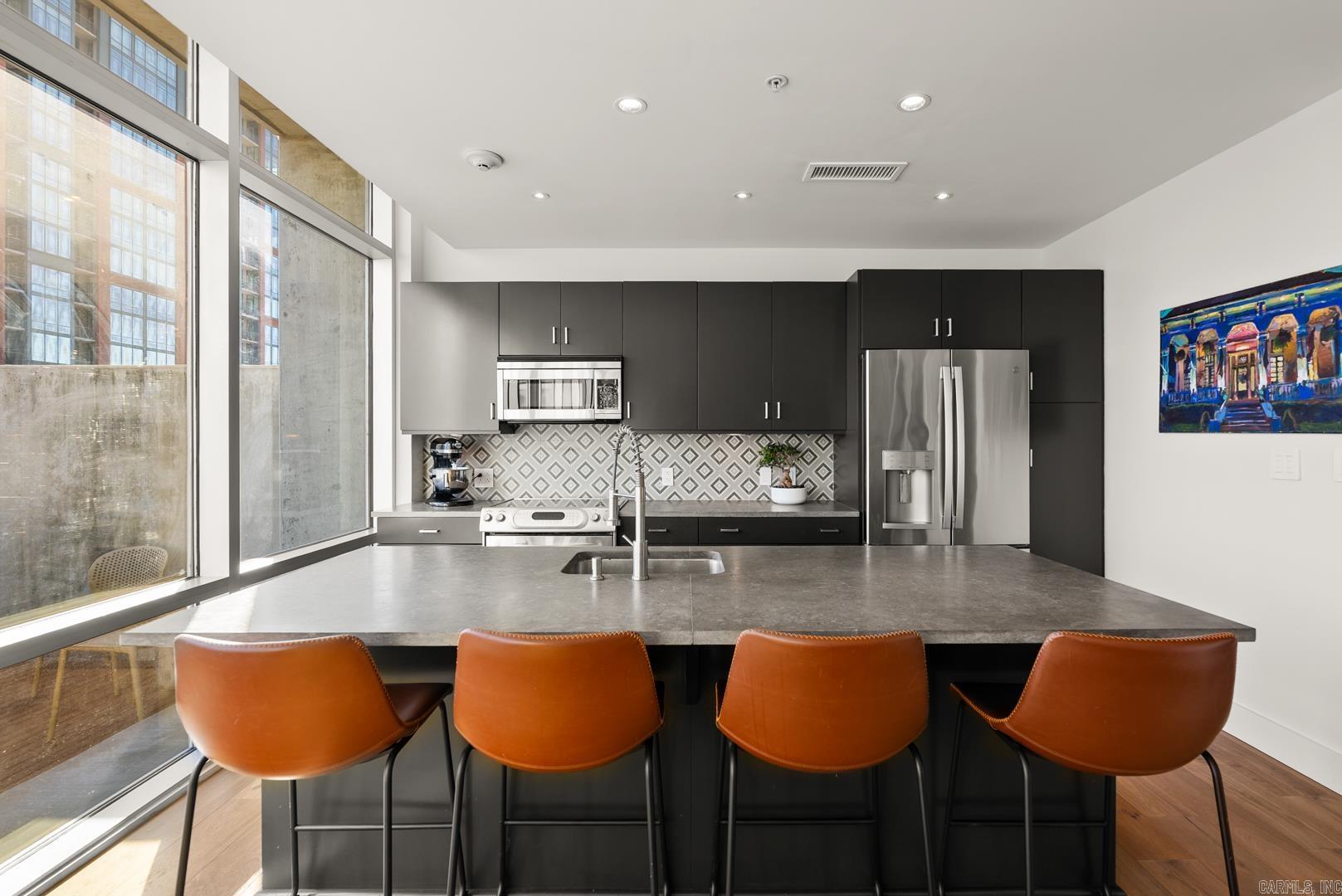 300 THIRD HPR - Residential