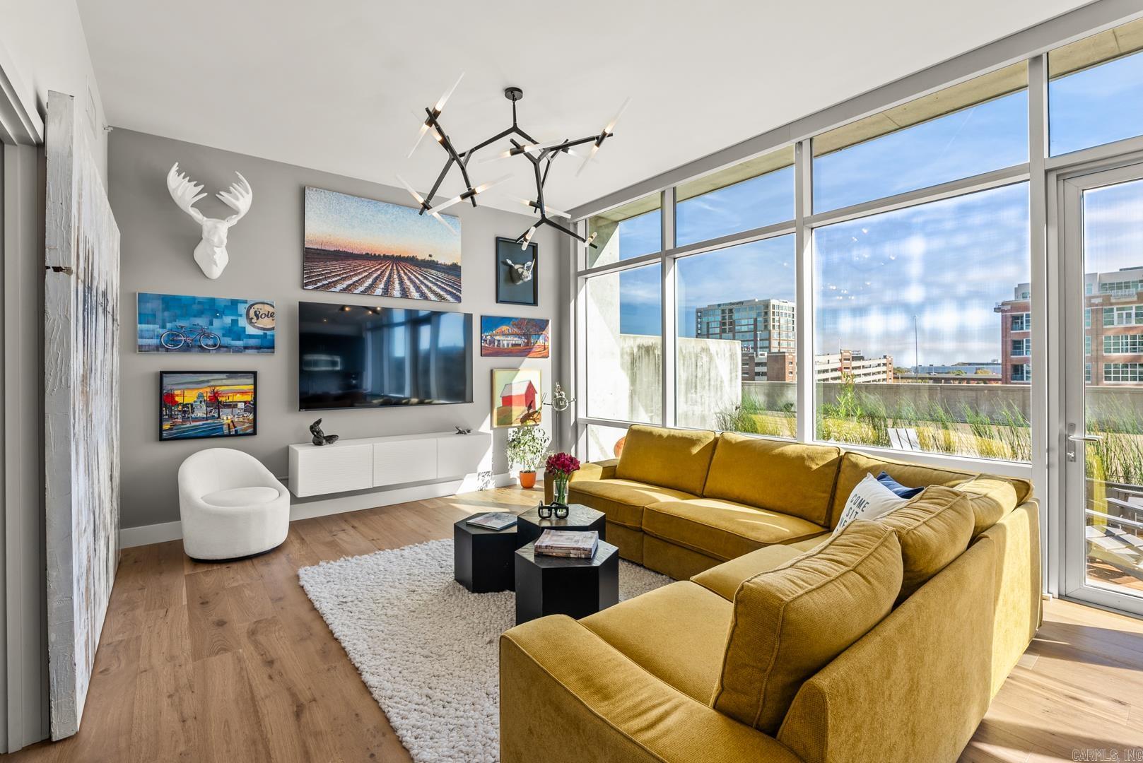 300 THIRD HPR - Residential