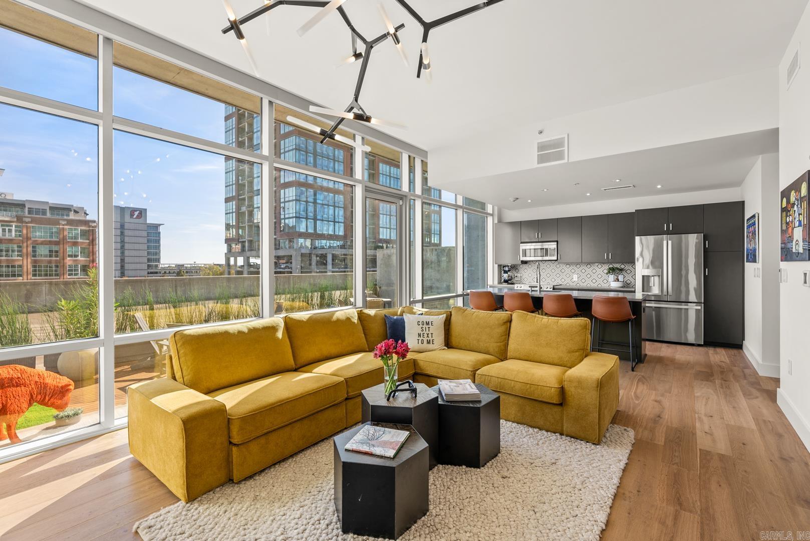 300 THIRD HPR - Residential