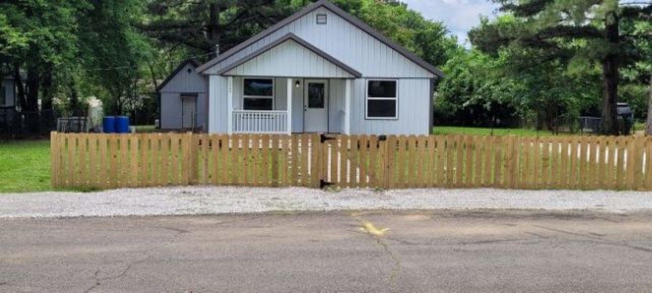 Fully remodeled 4-bed, 2-bath home (one bedroom is a detached unit) in a desirable Mountain View, AR neighborhood! This turnkey 1,400 sq. ft. home on a .33-acre lot features a gourmet kitchen with shaker cabinets, butcher block counters, stainless steel farmhouse sink, stove, hood, and dishwasher, plus a large walk-in pantry and dedicated laundry room. Luxury vinyl plank flooring runs throughout, and a private 4th bedroom with loft makes a perfect guest suite or office. Enjoy low-maintenance roof and siding, city utilities (water, sewer, natural gas, garbage), and professional construction by Looney Construction with work by Stewart Electric, Heartland Plumbing, and Tucker Painting. Walk to schools and hospital, and explore nearby attractions like the Ozark Folk Center, Blanchard Springs Caverns, and White River. Close to shops, restaurants, drive-in and walk-in theaters, with outdoor activities like hiking and horseback riding just minutes away. Landscaping finishing touches underway—must-see!