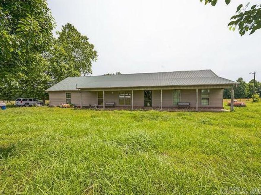 Calling all buyers comes view this lovely property. You don’t want to miss it!