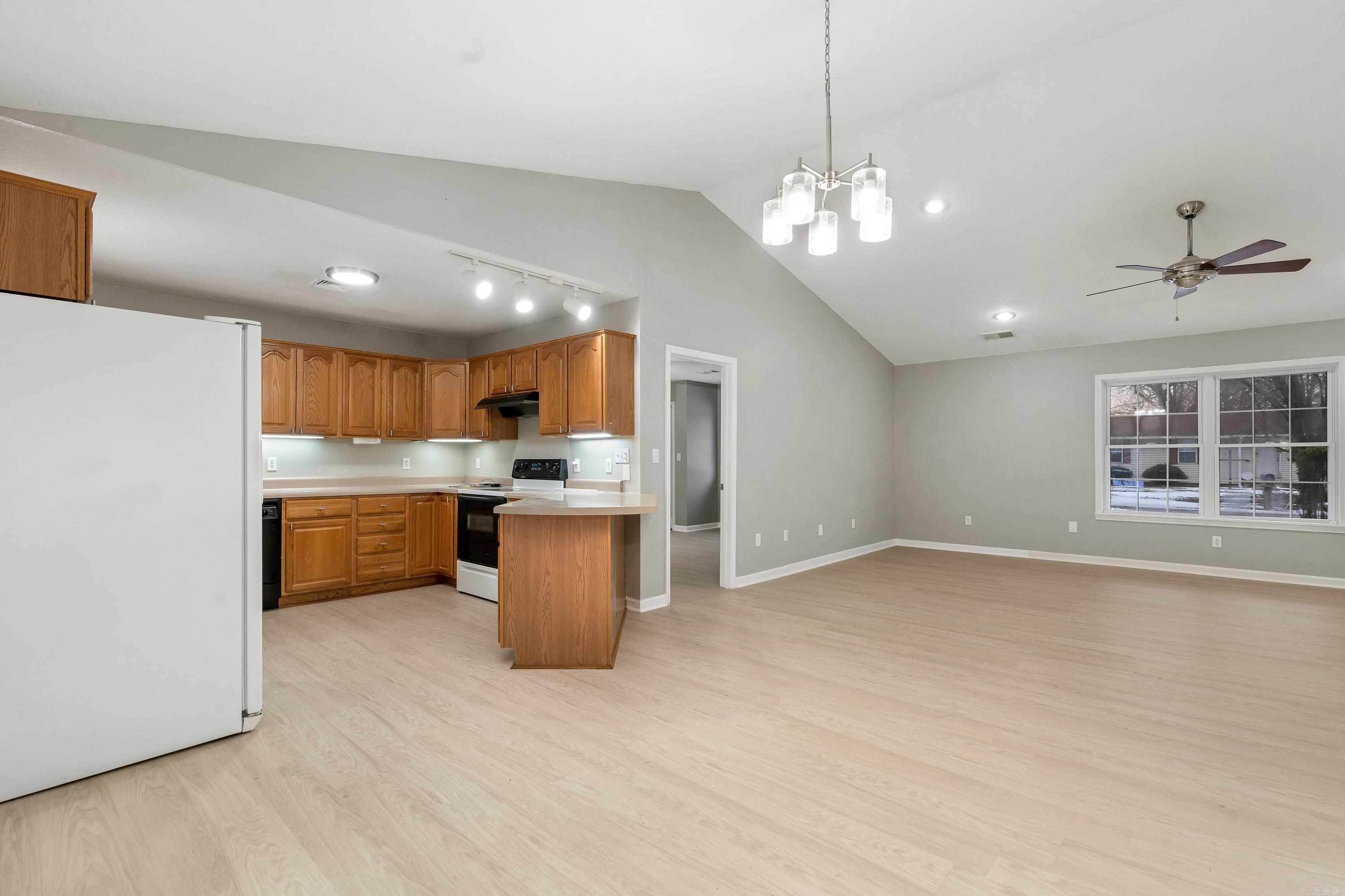 CASTLEBERRY - Residential