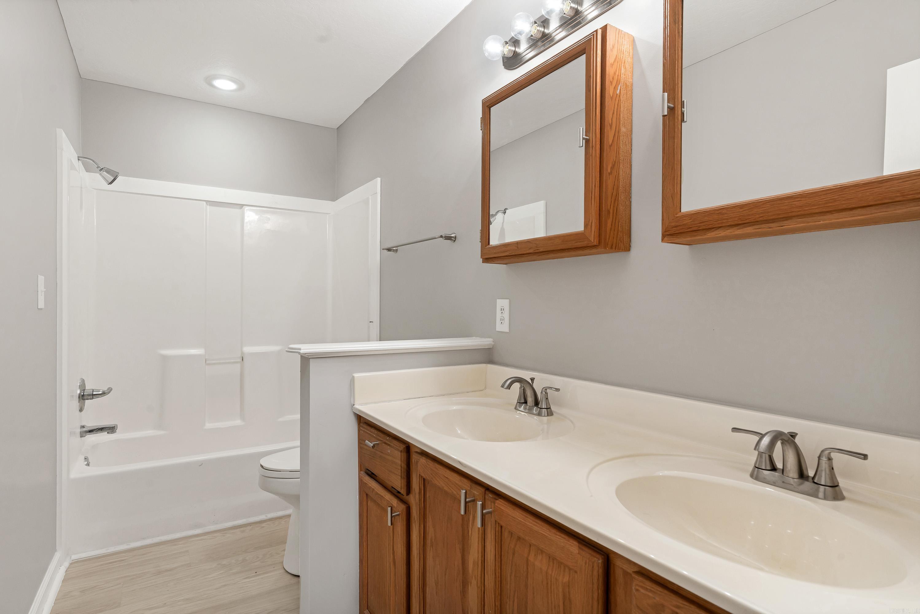 CASTLEBERRY - Residential